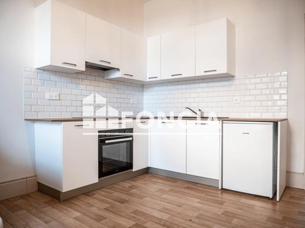 Location Studio meublé 33.7 m² - 138 RUE DE STRASBOURG - 3 RUE DES OISEAUX Mulhouse 68200