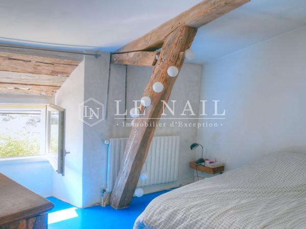 Demeure avec local professionnel et appartement annexe