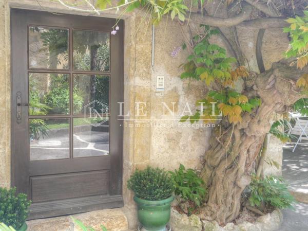 Demeure avec local professionnel et appartement annexe
