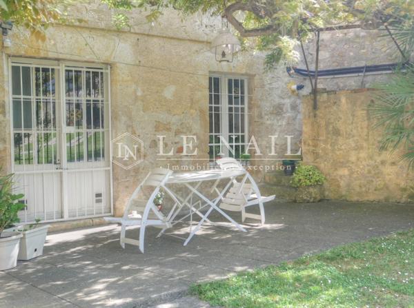 Demeure avec local professionnel et appartement annexe