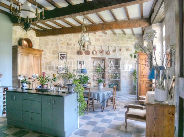 Demeure avec local professionnel et appartement annexe