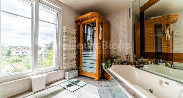 Baisse de prix à saisir : Magnifique villa 175m² habitables avec piscine sur 990m² de terrain secteur residentiel