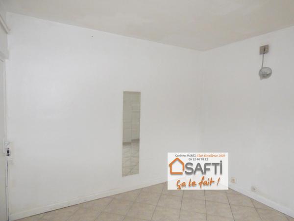 DANS UN QUARTIER PRISE ET RECHERCHE