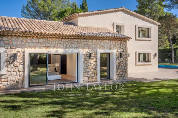 Bastide Provençale Contemporaine à Mougins