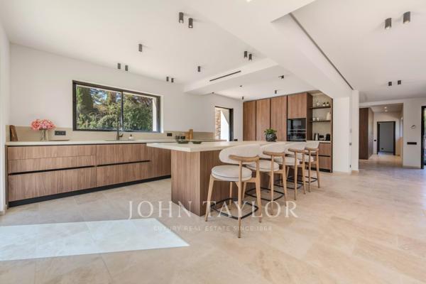 Bastide Provençale Contemporaine à Mougins