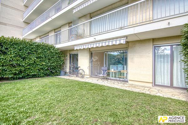 Versailles Clagny Labruyère - Appartement 4 pièces 89 M² rez de-jardin avec cave et place de parking en sous-sol €620 000 ** - Référence 27279