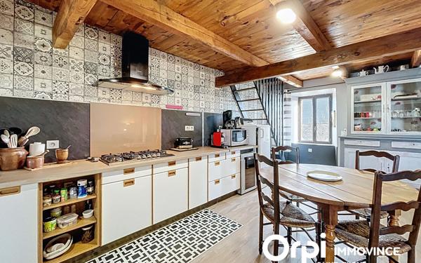 Maison à vendre    3 pièces • 140 m2 Ussel