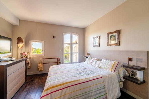 Vente Maison de luxe Saint-Cyr-sur-Mer 5 Pièces 150 m²