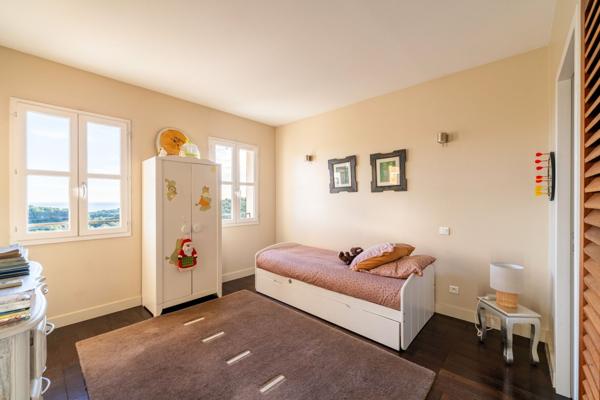 Vente Maison de luxe Saint-Cyr-sur-Mer 5 Pièces 150 m²