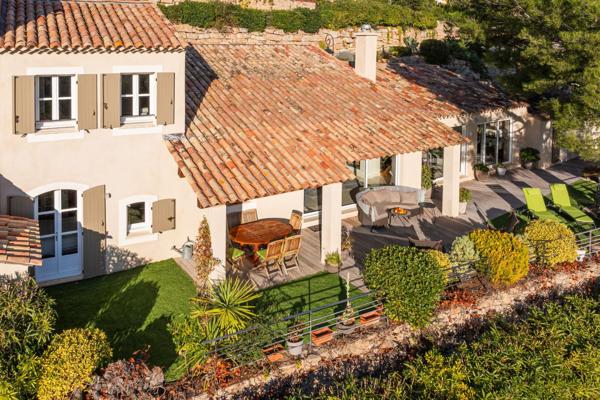 Vente Maison de luxe Saint-Cyr-sur-Mer 5 Pièces 150 m²