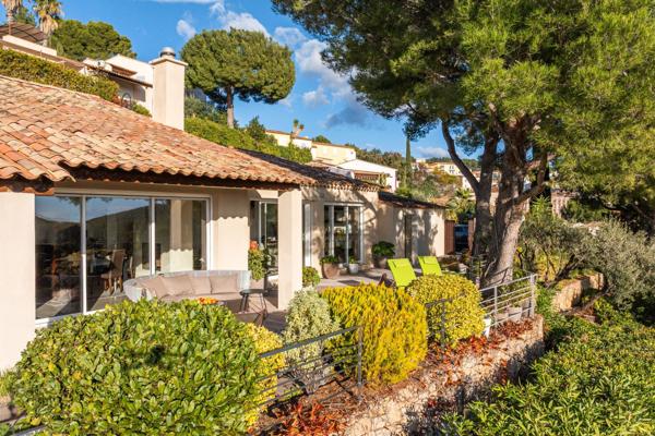 Vente Maison de luxe Saint-Cyr-sur-Mer 5 Pièces 150 m²
