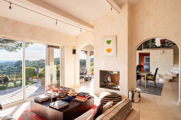 Vente Maison de luxe Saint-Cyr-sur-Mer 5 Pièces 150 m²