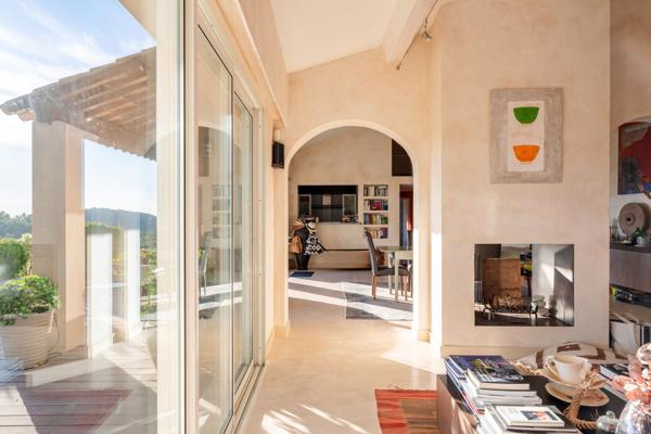 Vente Maison de luxe Saint-Cyr-sur-Mer 5 Pièces 150 m²