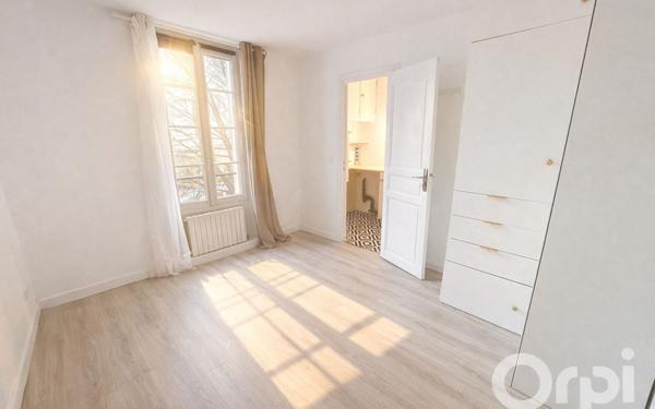 Appartement à vendre    3 pièces • 49 m2 Clamart