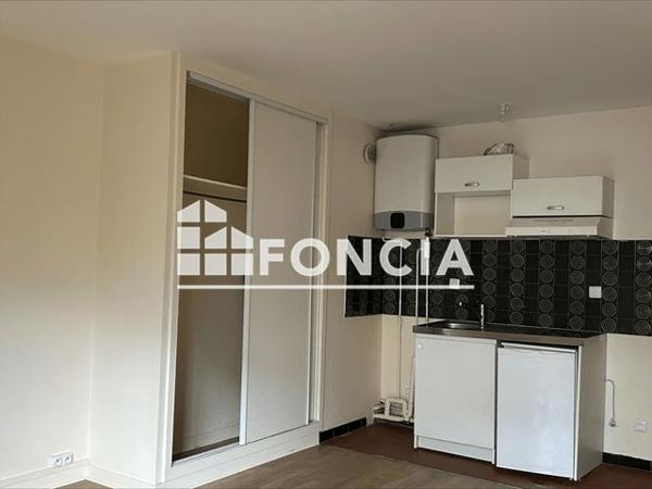 Location Studio 26.2 m² - 151 RUE OBERKAMPF BAT G3 Paris 75011