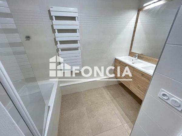 Location Appartement 3 pièces 67.5 m² - 13 RUE DU MARCHE Antony 92160