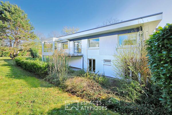 Maison d’architecte aux belles possibilités d’aménagement