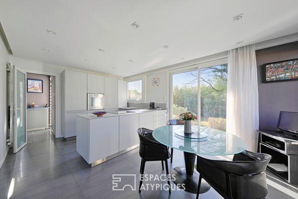 Maison d’architecte aux belles possibilités d’aménagement