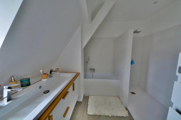 Vente                                                      Maison
                        
                     8 pièces                      368 m2                     à Brive-la-Gaillarde