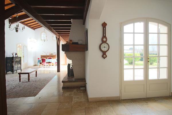 Maison 5 chambres avec jardin arboré et garage double