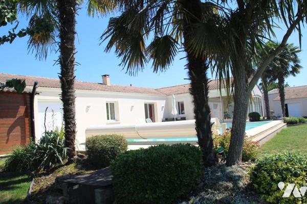 CHAURAY, MAGNIFIQUE VILLA DE 224M2 HABITABLE SUR 1926M2 DE TERRAIN AVEC PISCINE SANS VIS-A-VIS.
