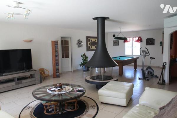 CHAURAY, MAGNIFIQUE VILLA DE 224M2 HABITABLE SUR 1926M2 DE TERRAIN AVEC PISCINE SANS VIS-A-VIS.