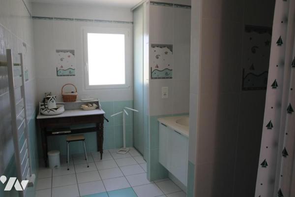 CHAURAY, MAGNIFIQUE VILLA DE 224M2 HABITABLE SUR 1926M2 DE TERRAIN AVEC PISCINE SANS VIS-A-VIS.