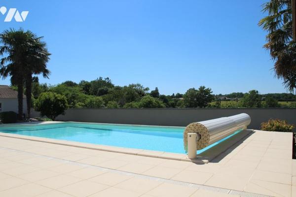 CHAURAY, MAGNIFIQUE VILLA DE 224M2 HABITABLE SUR 1926M2 DE TERRAIN AVEC PISCINE SANS VIS-A-VIS.