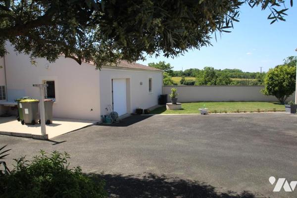 CHAURAY, MAGNIFIQUE VILLA DE 224M2 HABITABLE SUR 1926M2 DE TERRAIN AVEC PISCINE SANS VIS-A-VIS.