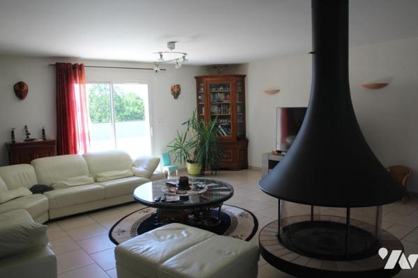 CHAURAY, MAGNIFIQUE VILLA DE 224M2 HABITABLE SUR 1926M2 DE TERRAIN AVEC PISCINE SANS VIS-A-VIS.