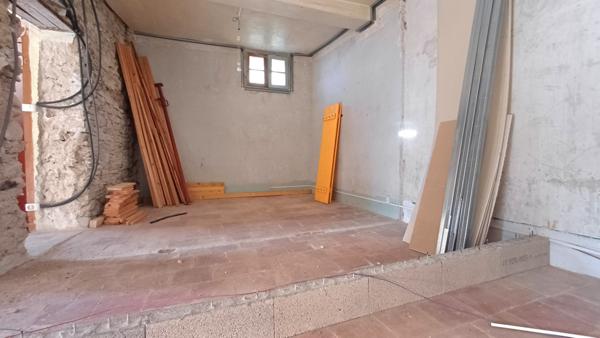 Sainte-Valière (11120) Maison de Village avec terrasse à rénover