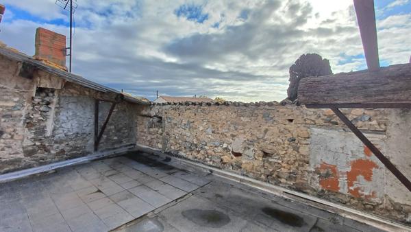 Sainte-Valière (11120) Maison de Village avec terrasse à rénover