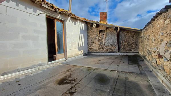Sainte-Valière (11120) Maison de Village avec terrasse à rénover