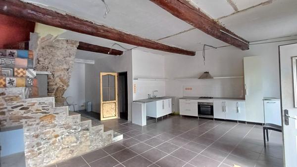 Sainte-Valière (11120) Maison de Village avec terrasse à rénover