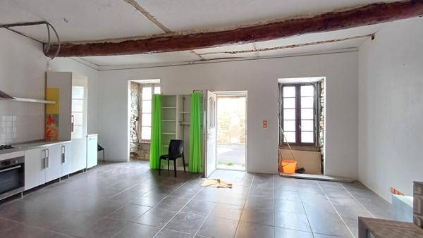 Sainte-Valière (11120) Maison de Village avec terrasse à rénover