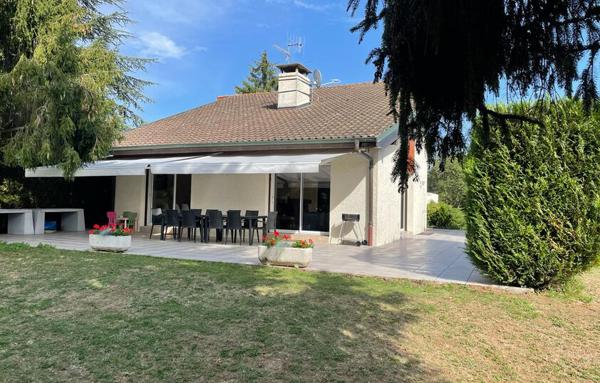 Maison de 300 m²