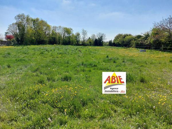 Maison  2 pièce(s)  90 m²