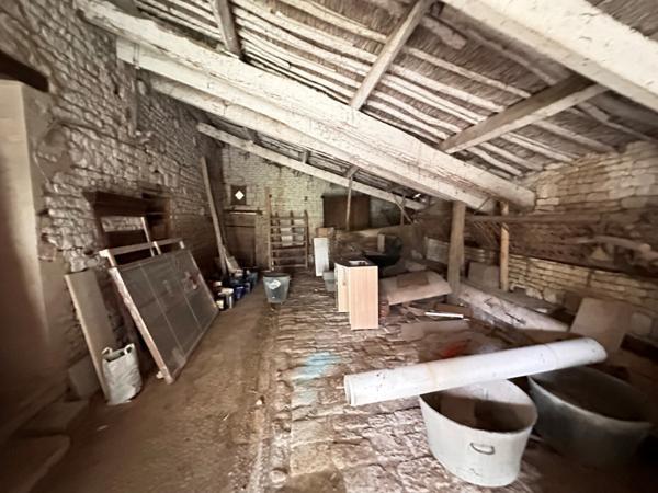 Maison  2 pièce(s)  90 m²