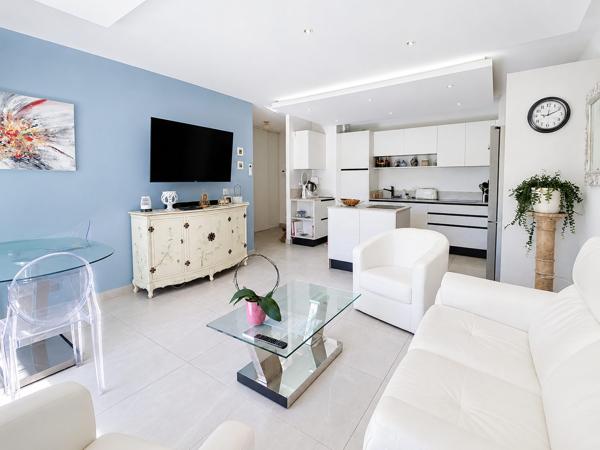 Appartement rez-de-jardin, 3 pièces, 10min à pieds de la mer