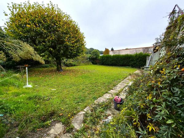 MAISON A RESTAURER + Jardin + Hangar + Caves
