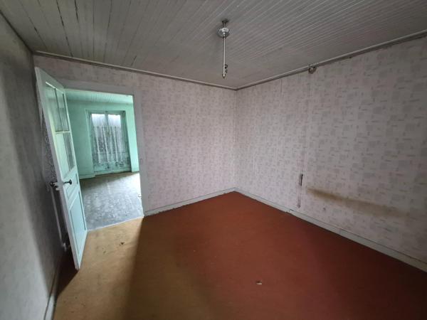 MAISON A RESTAURER + Jardin + Hangar + Caves