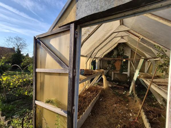 MAISON A RESTAURER + Jardin + Hangar + Caves