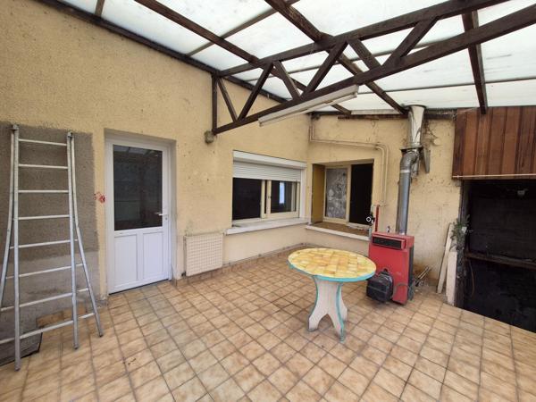 MAISON A RESTAURER + Jardin + Hangar + Caves