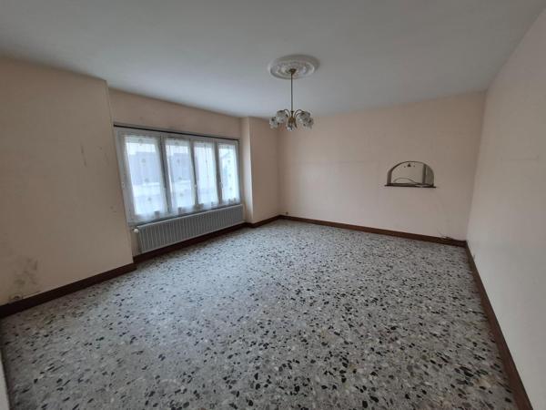 MAISON A RESTAURER + Jardin + Hangar + Caves