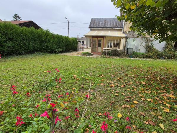 MAISON A RESTAURER + Jardin + Hangar + Caves