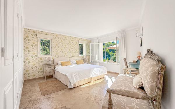 Maison à vendre    6 pièces •  Vence