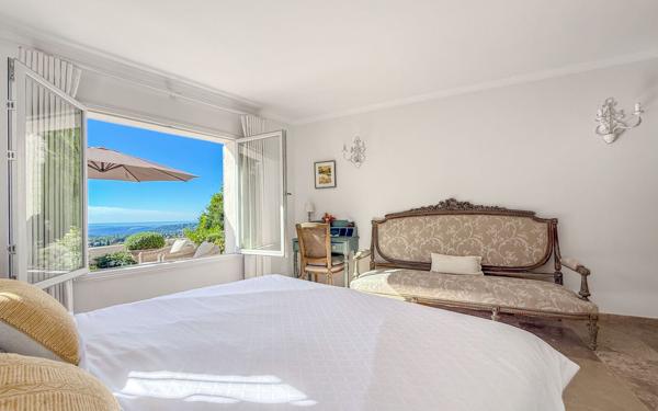 Maison à vendre    6 pièces •  Vence