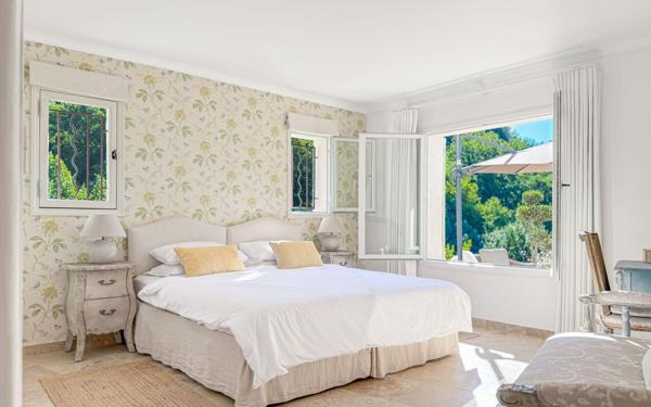 Maison à vendre    6 pièces •  Vence