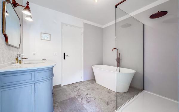 Maison à vendre    6 pièces •  Vence