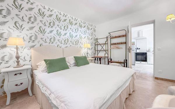 Maison à vendre    6 pièces •  Vence